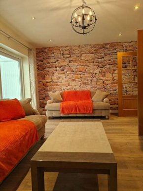 Stunning 5-bed House near NEC & BHX
